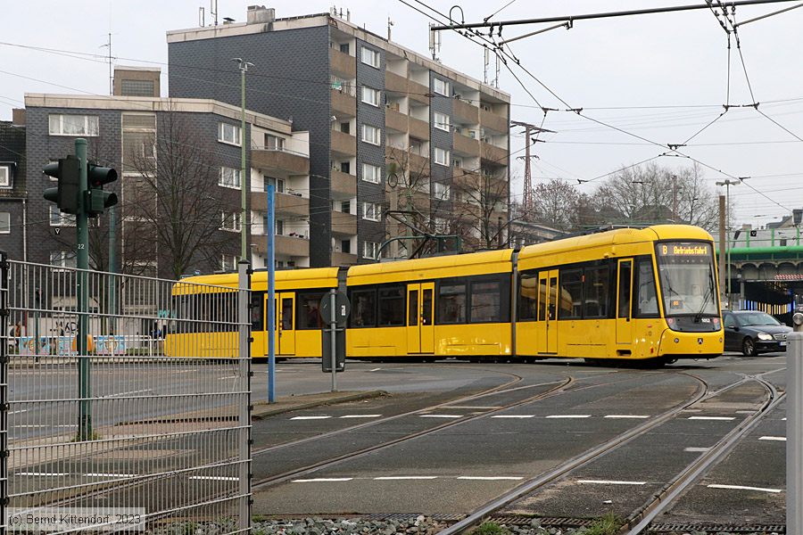 Straßenbahn Essen - 1052
/ Bild: essen1052_bk2312150042.jpg