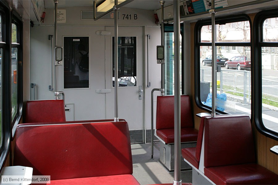 U-Bahn Frankfurt (Main) - 741 - Innenansicht
/ Bild: frankfurtmain741_bk0805020311.jpg