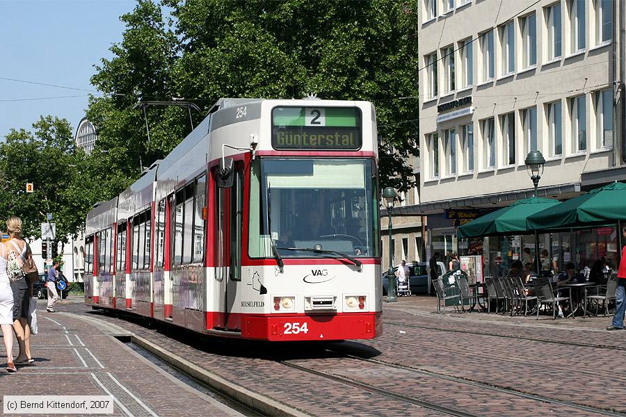Straßenbahn Freiburg im Breisgau - 254
/ Bild: freiburg254_bk0708060142.jpg