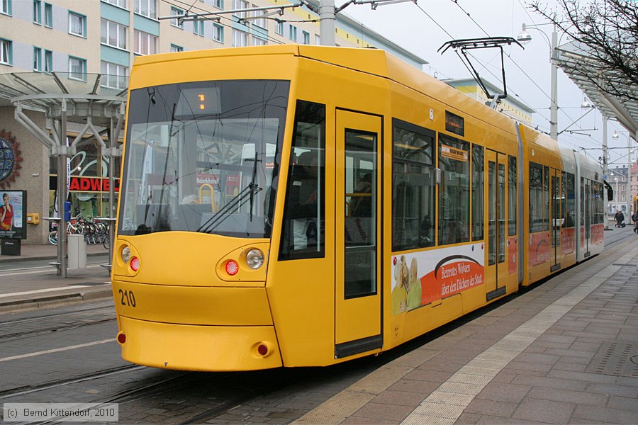 Straßenbahn Gera - 210
/ Bild: gera210_bk1004120109.jpg