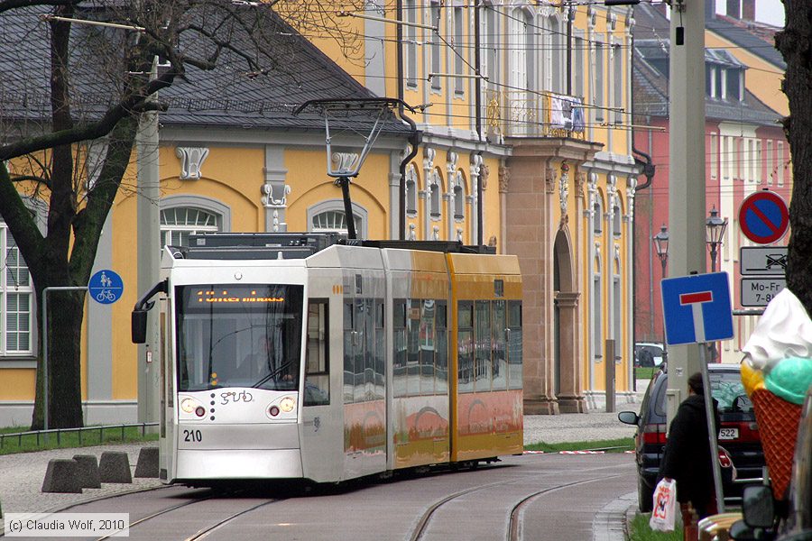 Straßenbahn Gera - 210
/ Bild: gera210_cw1004120039.jpg