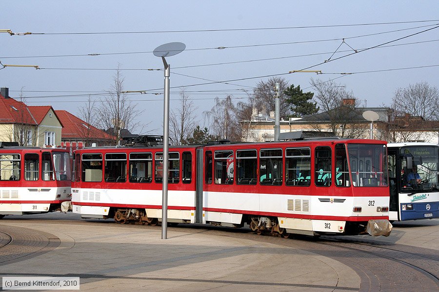 Gotha - 312
/ Bild: gotha312_bk1004130300.jpg Gotha - 312
/ Bild: gotha312_bk1004130300.jpg