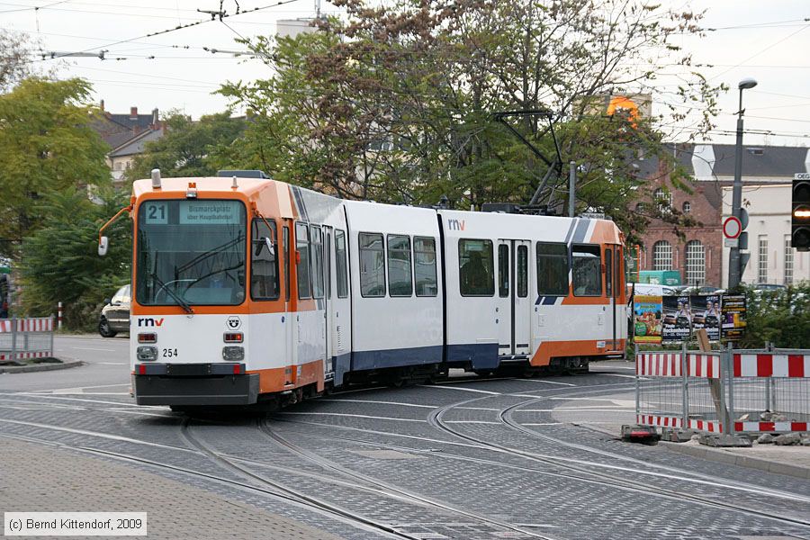Straßenbahn Heidelberg - 254
/ Bild: hsb254_bk0910280070.jpg