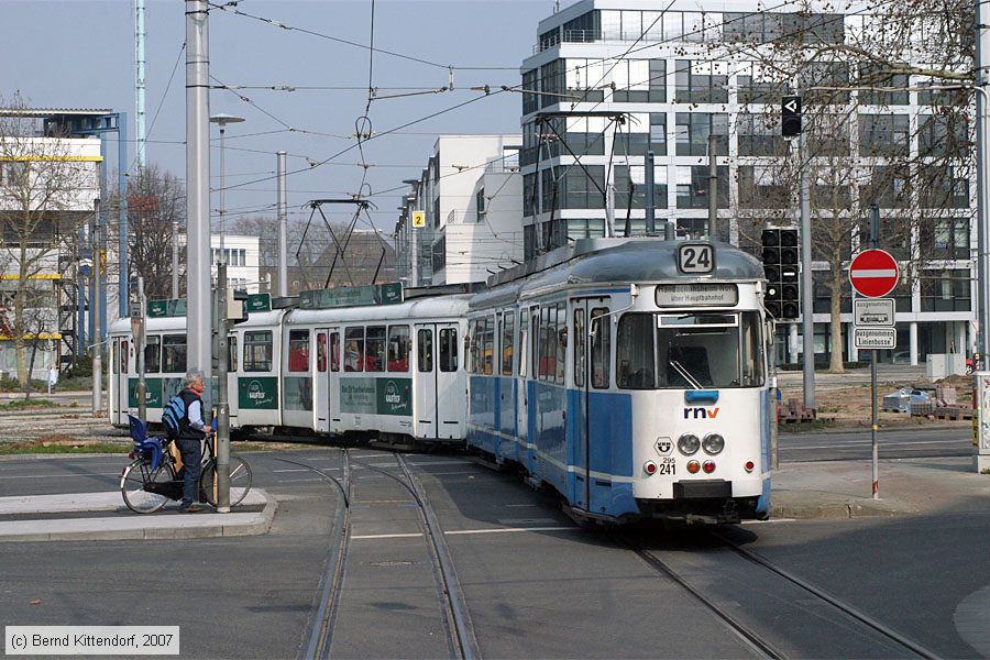 Straßenbahn Heidelberg - 295 (241)
/ Bild: hsb295241_bk0703140009.jpg