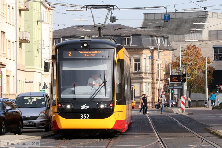Stra&szlig;enbahn Karlsruhe - 352
/ Bild: karlsruhe352_bk1810170051.jpg
