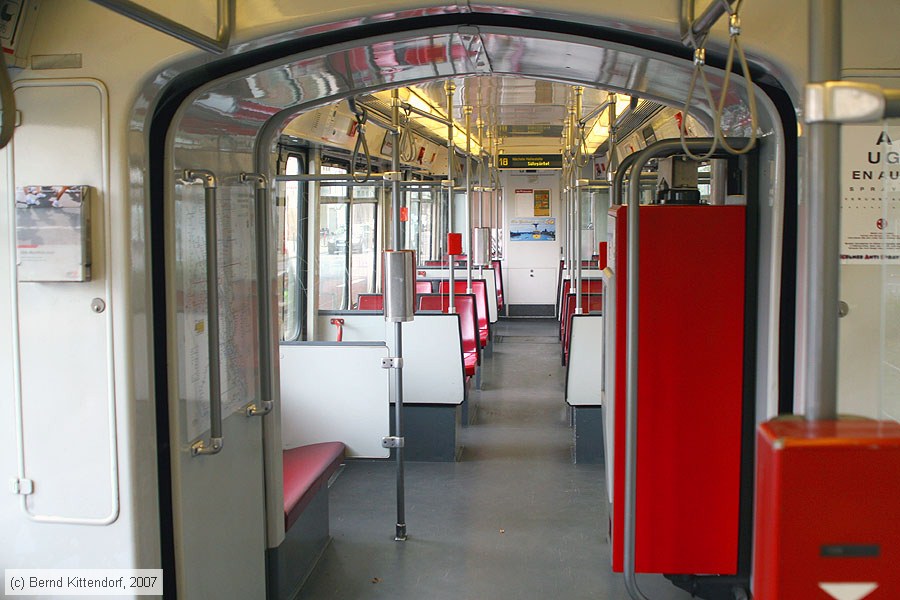 Stadtbahn Köln - 2049 - Innenansicht
/ Bild: koeln2049_bk0710030052.jpg