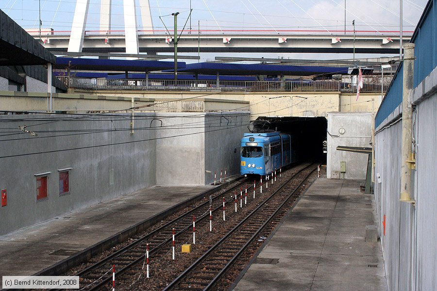 Straßenbahn Ludwigshafen - 157
/ Bild: vbl157_bk0812120054.jpg