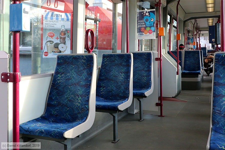 Straßenbahn Ludwigshafen - 2205 - Innenansicht
/ Bild: rnv2205_bk1902190007.jpg