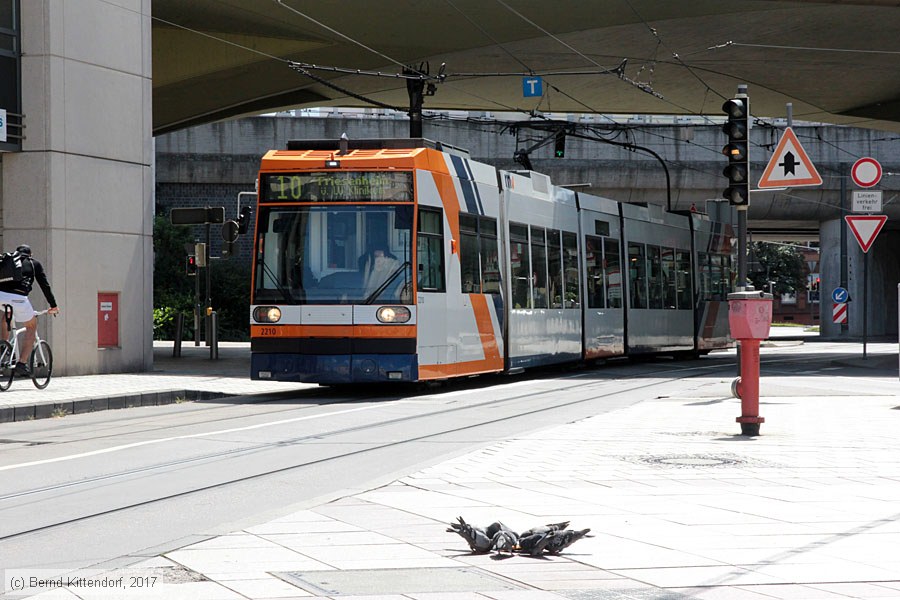 Straßenbahn Ludwigshafen - 2210
/ Bild: rnv2210_bk1708190001.jpg