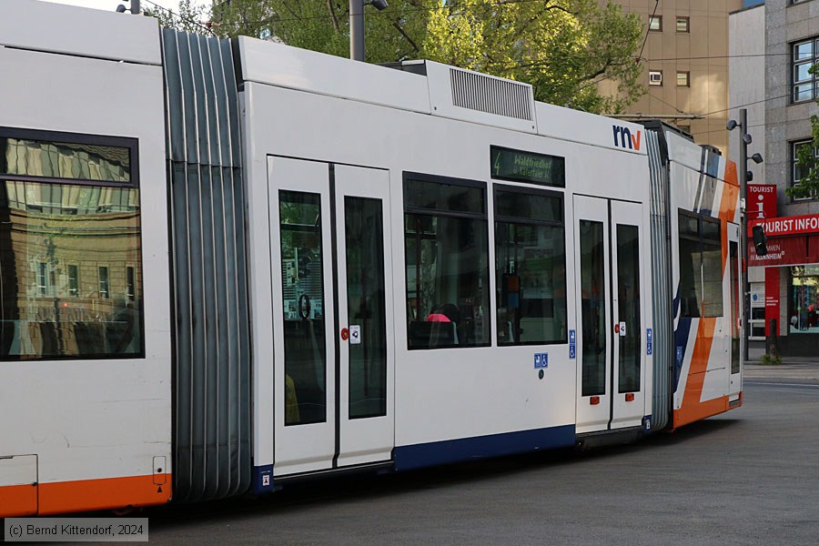 Straßenbahn Ludwigshafen - 2212
/ Bild: rnv2212_bk2404210003.jpg Straßenbahn Ludwigshafen - 2212
/ Bild: rnv2212_bk2404210003.jpg