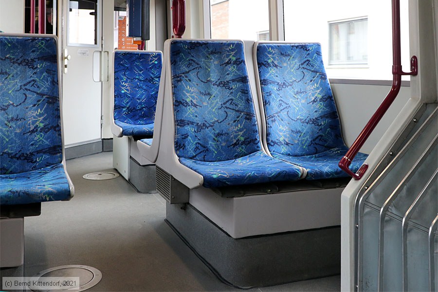 Stra&szlig;enbahn Ludwigshafen - 2213 - Innenansicht
/ Bild: rnv2213_bk2103040007.jpg