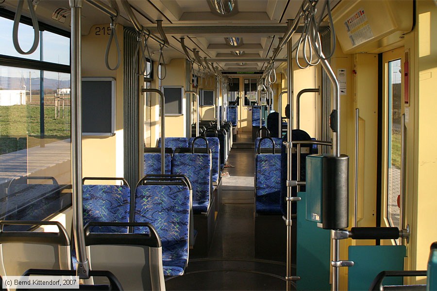 Straßenbahn Ludwigshafen - 215 - Innenansicht
/ Bild: vbl215_bk0702040057.jpg