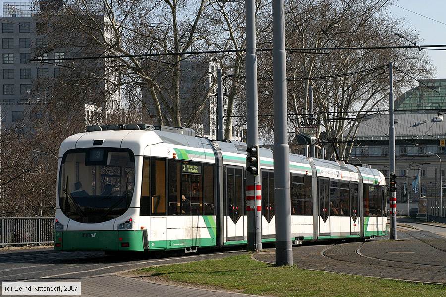 Straßenbahn Ludwigshafen - 215
/ Bild: vbl215_bk0703110054.jpg