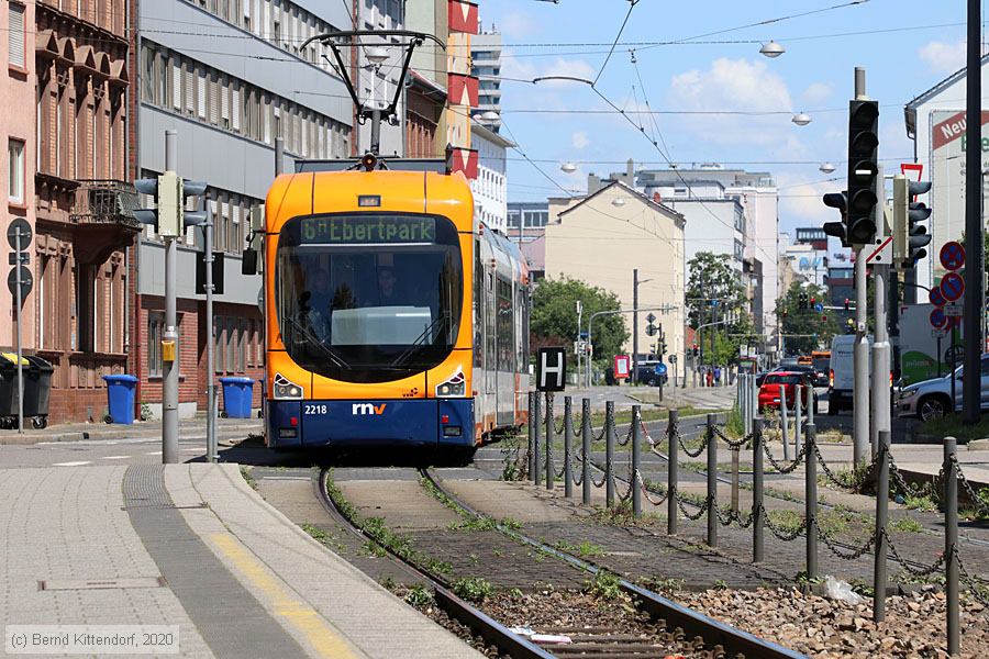 Straßenbahn Ludwigshafen - 2218
/ Bild: rnv2218_bk2006120013.jpg