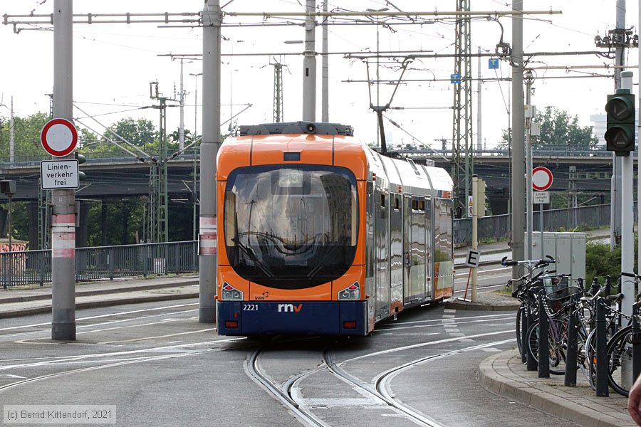 Straßenbahn Ludwigshafen - 2221
/ Bild: rnv2221_bk2106090003.jpg