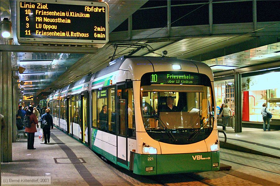 Straßenbahn Ludwigshafen - 221
/ Bild: vbl221_e0000642.jpg