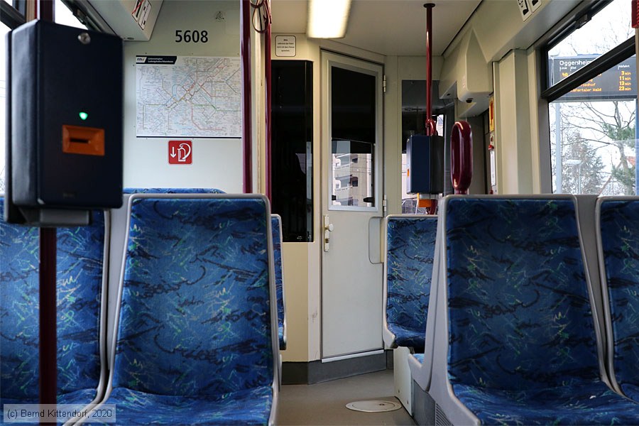 Straßenbahn Mannheim - 5608 - Innenansicht
/ Bild: rnv5608_bk2003020006.jpg