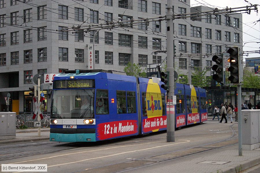 Straßenbahn Mannheim - 632
/ Bild: mvg632_e0016459.jpg