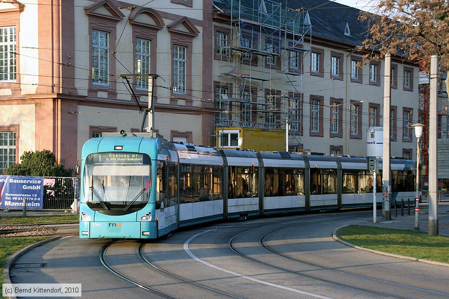 Straßenbahn Mannheim - 5703
/ Bild: rnv5703_bk1011270022.jpg