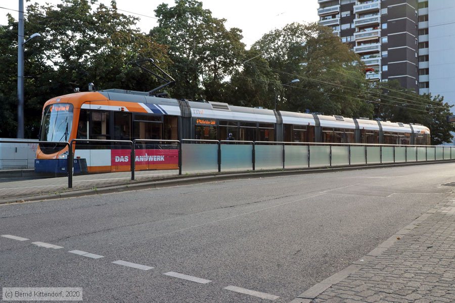 Stra&szlig;enbahn Mannheim - 5713
/ Bild: rnv5713_bk2007230083.jpg