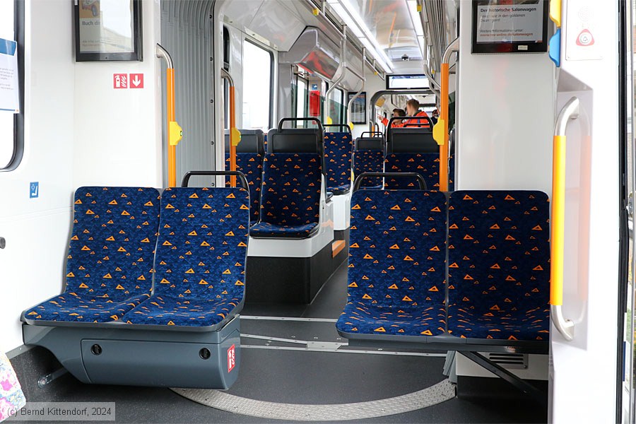 Rhein-Neckar-Verkehr - 1501 - Innenansicht
/ Bild: rnv1501_bk2410120019.jpg