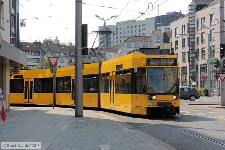 Straßenbahn Mülheim an der Ruhr - 201
/ Bild: muelheim201_bk1706220012.jpg