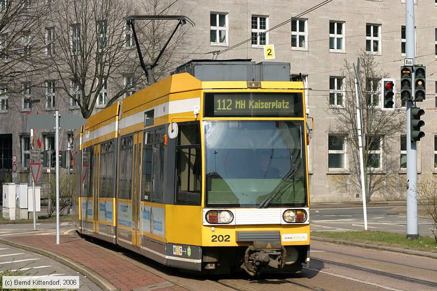 Straßenbahn Mülheim an der Ruhr - 202
/ Bild: muelheim202_bk0603120081.jpg