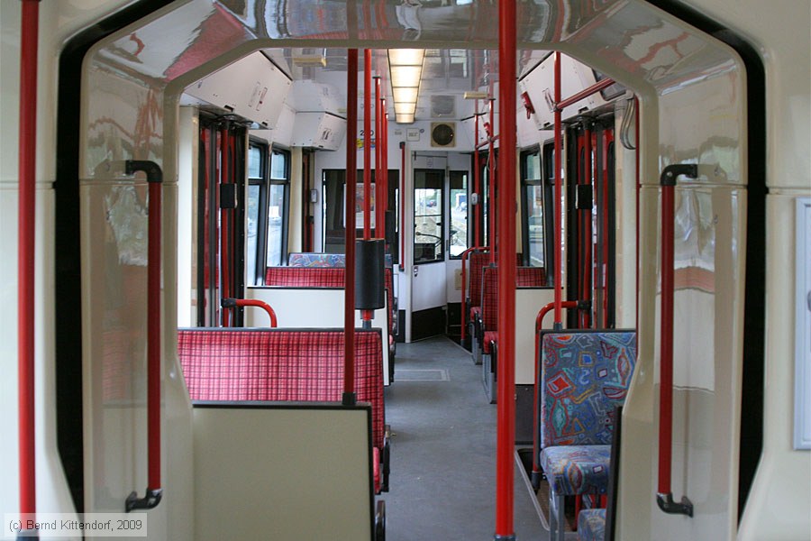 Straßenbahn Mülheim an der Ruhr - 290 - Innenansicht
/ Bild: muelheim290_bk0910220102.jpg