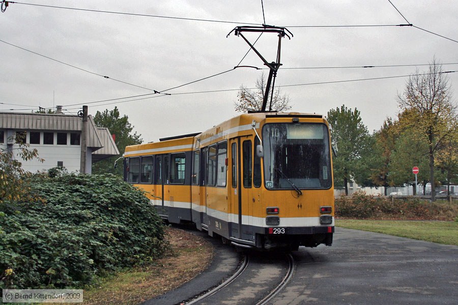 Straßenbahn Mülheim an der Ruhr - 293
/ Bild: muelheim293_bk0910220161.jpg