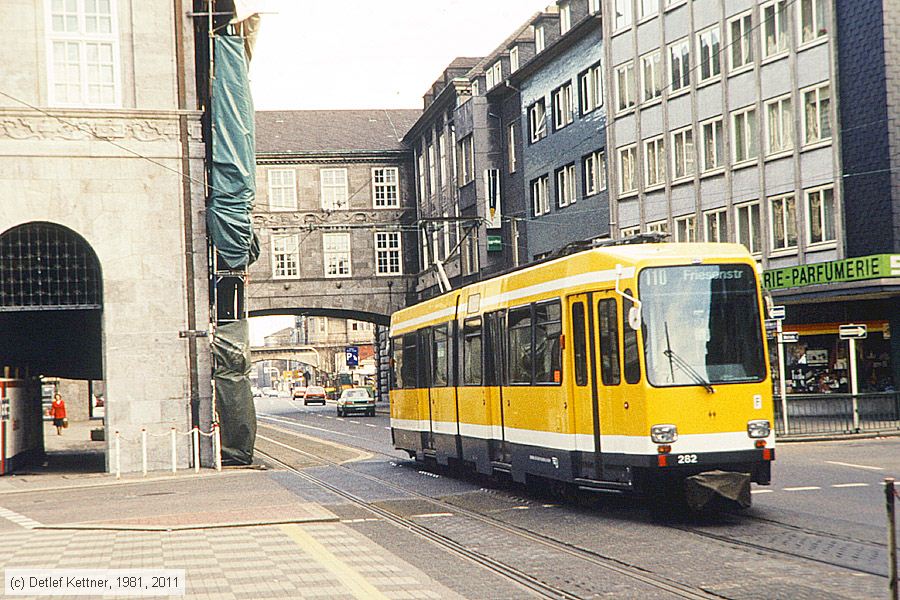 Straßenbahn Mülheim an der Ruhr - 282
/ Bild: muelheim282_dk012010.jpg