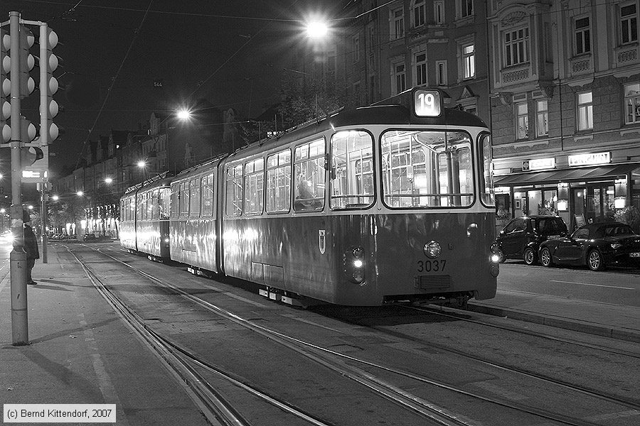 München - Straßenbahn - 3037
/ Bild: muenchen3037_bk0710250058.jpg München - Straßenbahn - 3037
/ Bild: muenchen3037_bk0710250058.jpg