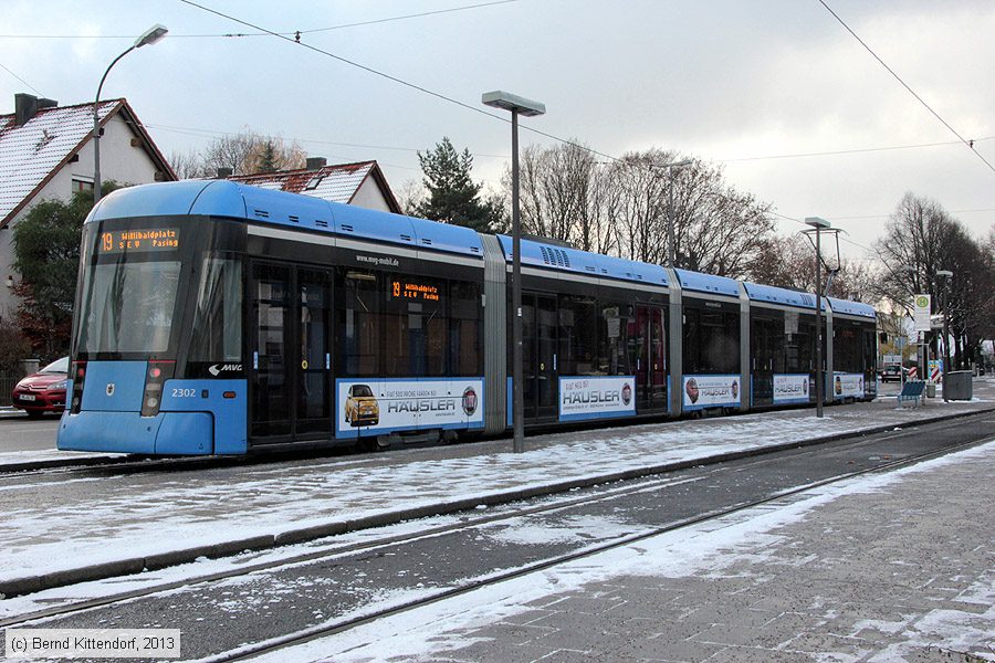 München - Straßenbahn - 2302
/ Bild: muenchen2302_bk1311260040.jpg München - Straßenbahn - 2302
/ Bild: muenchen2302_bk1311260040.jpg