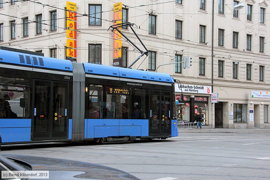 München - Straßenbahn - 2314
/ Bild: muenchen2314_bk1311280024.jpg München - Straßenbahn - 2314
/ Bild: muenchen2314_bk1311280024.jpg
