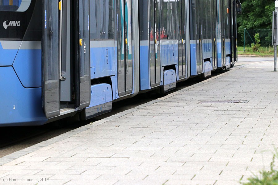 München - Straßenbahn - 2504
/ Bild: muenchen2504_bk1906160188.jpg München - Straßenbahn - 2504
/ Bild: muenchen2504_bk1906160188.jpg