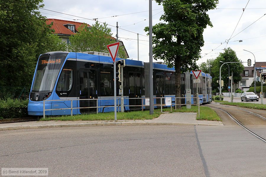 M&uuml;nchen - Stra&szlig;enbahn - 2504
/ Bild: muenchen2504_bk1906160193.jpg