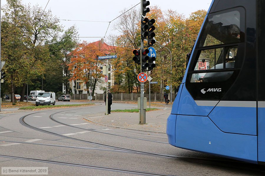 München - Straßenbahn - 2702
/ Bild: muenchen2702_bk1910220047.jpg