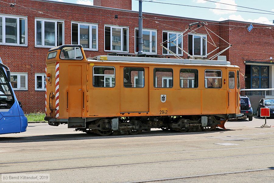 München - Straßenbahn - 2942
/ Bild: muenchen2942_bk1906190151.jpg München - Straßenbahn - 2942
/ Bild: muenchen2942_bk1906190151.jpg