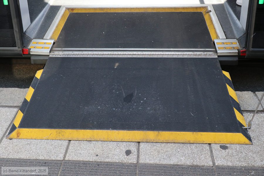 Straßenbahn Nürnberg - 2007
/ Bild: nuernberg2007_bk2506250147.jpg Straßenbahn Nürnberg - 2007
/ Bild: nuernberg2007_bk2506250147.jpg