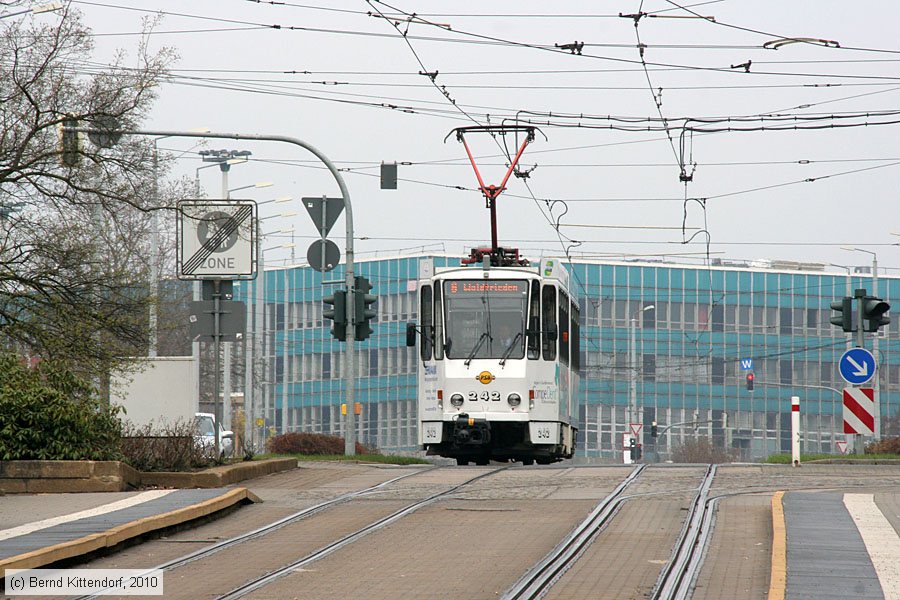 Straßenbahn Plauen - 242
/ Bild: plauen242_bk1004140129.jpg
