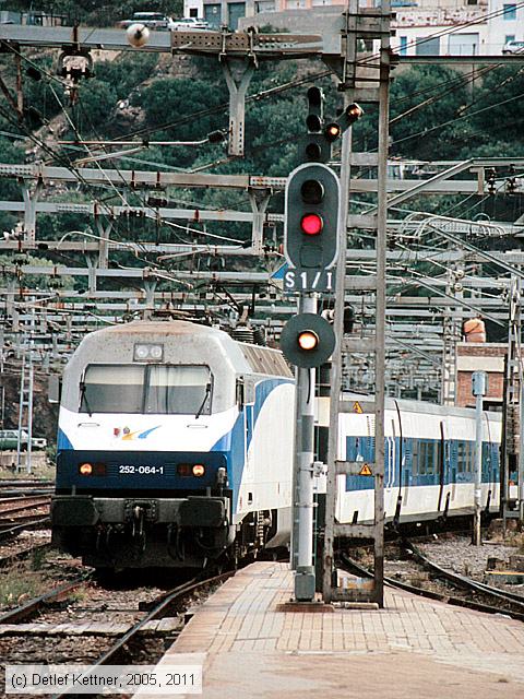 RENFE - 252064-1
/ Bild: renfe2520641_dk145801.jpg