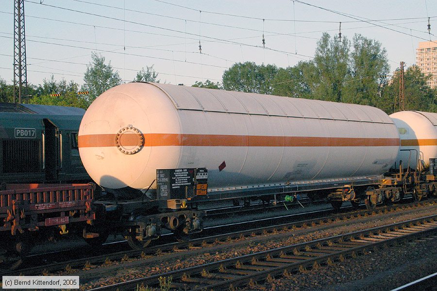 SNCF - 33877916999-8p
/ Bild: sncf338779169998p_e0018560.jpg
