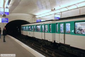 Bild: parismetros9048_bk1001180308.jpg - anklicken zum Vergrößern Bild: parismetros9048_bk1001180308.jpg - anklicken zum Vergrößern