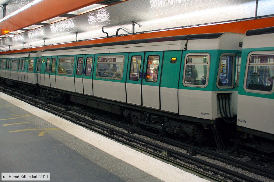 Metro Paris - NA.31038 (MF 77)
/ Bild: parismetrona31038_bk1001210070.jpg