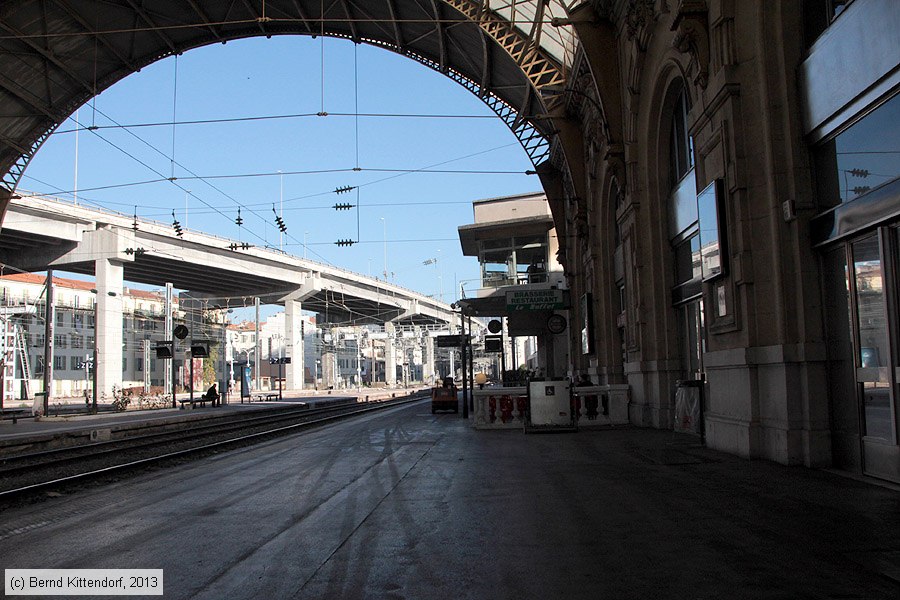 Gares SNCF - Nice Ville
/ Bild: bfniceville_bk1312100152.jpg Gares SNCF - Nice Ville
/ Bild: bfniceville_bk1312100152.jpg