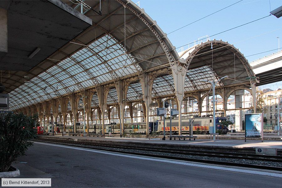Gares SNCF - Nice Ville
/ Bild: bfniceville_bk1312100155.jpg Gares SNCF - Nice Ville
/ Bild: bfniceville_bk1312100155.jpg