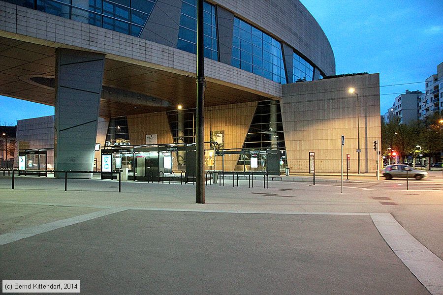 Stra&szlig;enbahn Dijon - Anlagen
/ Bild: dijonanlagen_bk1404030003.jpg