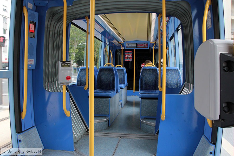 Straßenbahn Lyon - 0810 - Innenansicht
/ Bild: lyon0810_bk1404270296.jpg