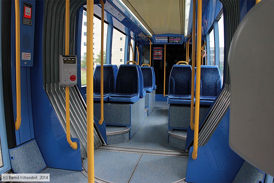 Straßenbahn Lyon - 0865 - Innenansicht
/ Bild: lyon0865_bk1404270048.jpg
