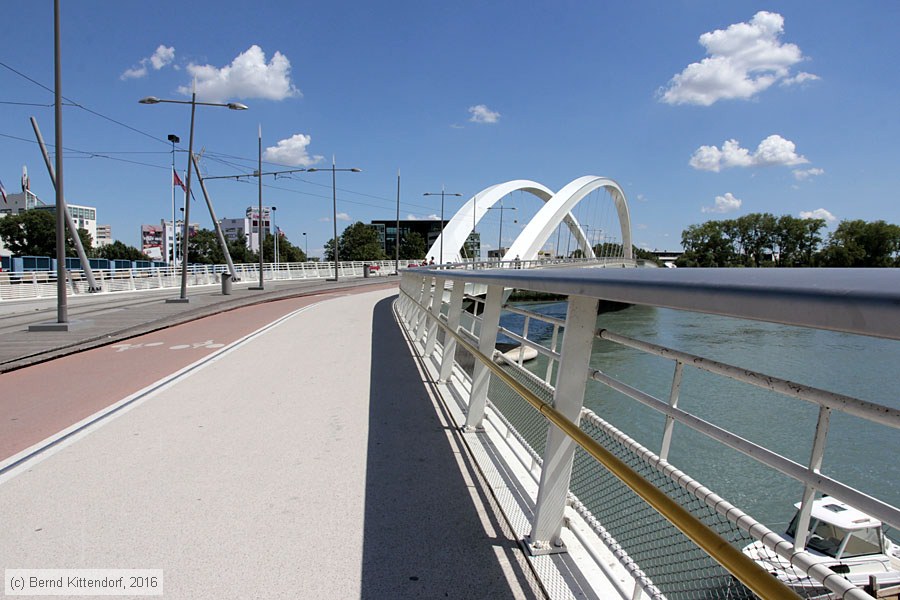 Straßenbahn Lyon - Anlagen
/ Bild: lyonanlagen_bk1608010116.jpg
