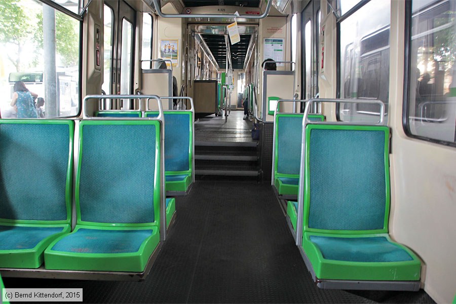 Straßenbahn Nantes - 325 - Innenansicht
/ Bild: nantes325_bk1507240130.jpg